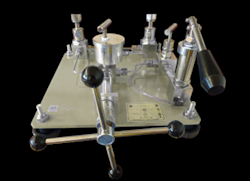 Comparison calibration pump LPC 7000 Leyro Instrument